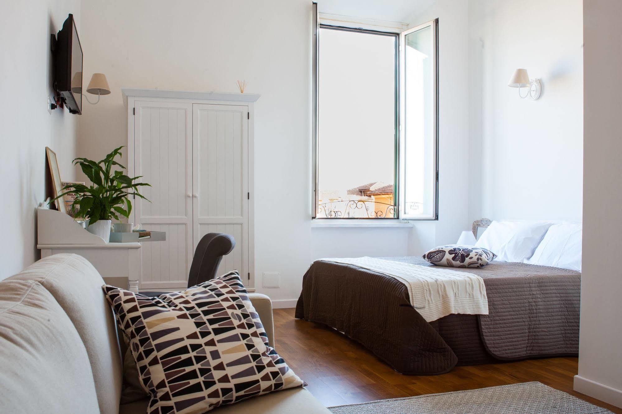 Urban Pine Rooms Roma Esterno foto